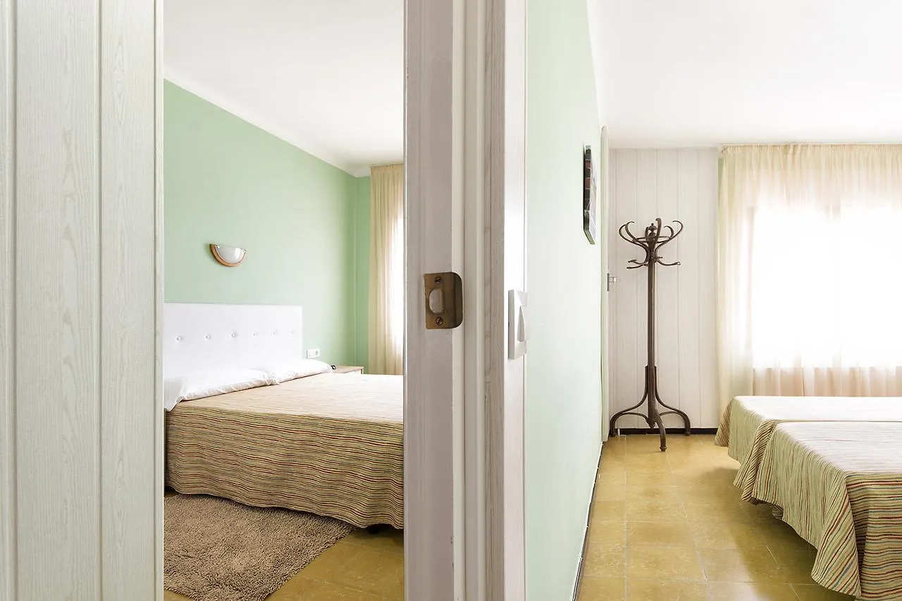 Guest house Hostal Fabrellas Caldes de Malavella